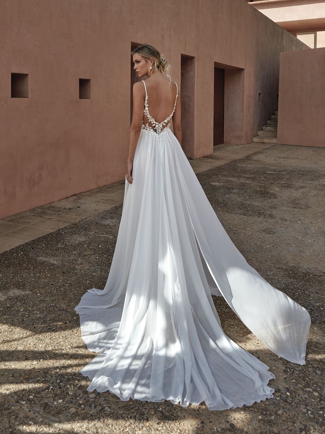 Wedding dress Pronovias Corinzia 2025 NUANCE