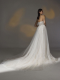 WEDDING DRESSES Pronovias Amya 2025