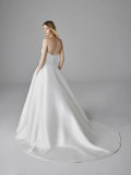 WEDDING DRESSES Pronovias Galen 2025