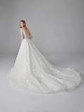 WEDDING DRESSES Pronovias Kamerie 2025